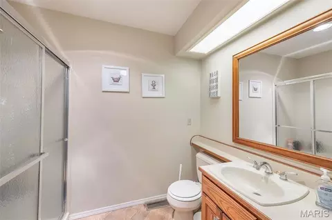 Bath - 3 Shadowbrook Dr, Poplar Bluff, MO 63901 photo 2 of 2