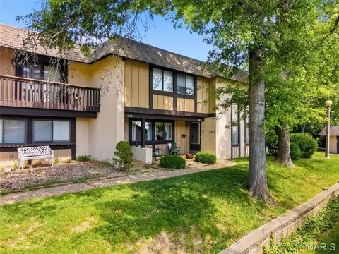 2646 Hampton Rd #6F, Saint Charles, MO 63303