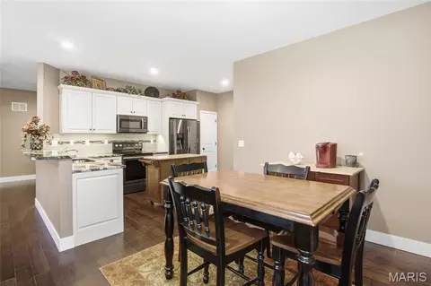 Dining - 608 Willowbrook Way, O'fallon, IL 62269 photo 1 of 3