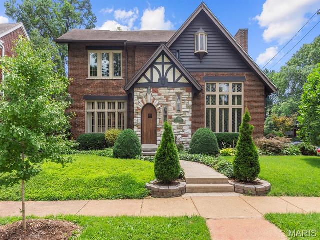 7398 Norwood Ave #1E, University City, MO 63130