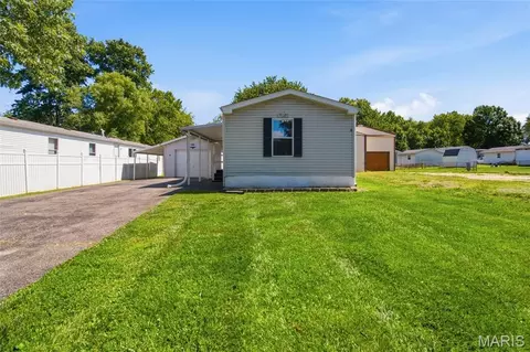 1805 Creekview Dr, O'fallon, IL 62269
