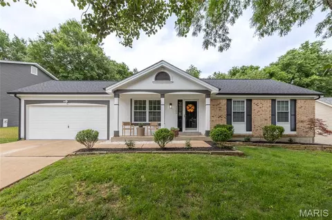 1306 Mystic Seaport Dr, Fenton, MO 63026