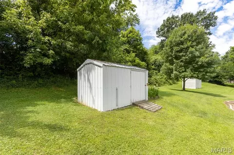 Exterior - 1131 Corinne St, Jackson, MO 63755 photo 4 of 9