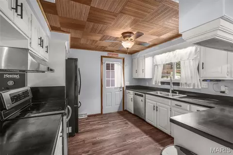 Kitchen - 1131 Corinne St, Jackson, MO 63755 photo 2 of 4