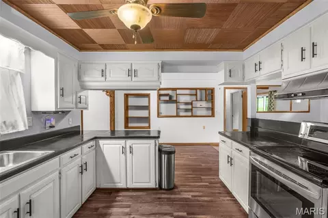 Kitchen - 1131 Corinne St, Jackson, MO 63755 photo 4 of 4