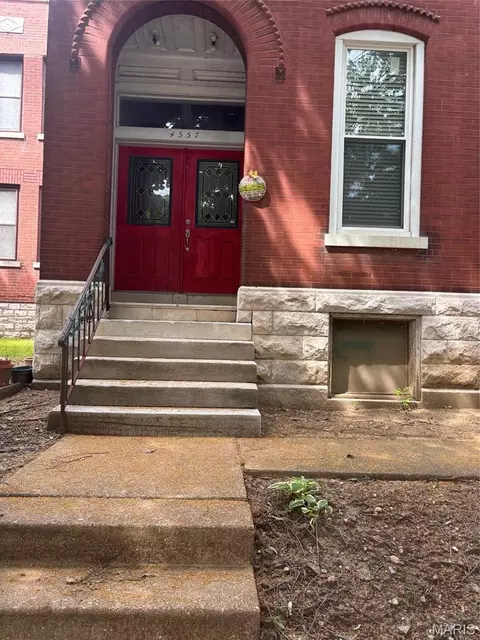 4557 Arco Ave, Saint Louis, MO 63110