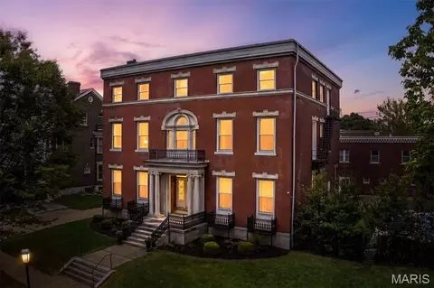 4341 Westminster Pl, Saint Louis, MO 63108