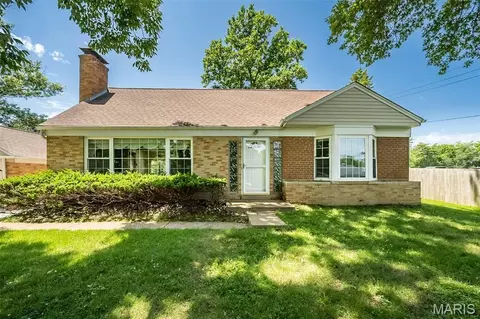 68 Mar El Ct, Ellisville, MO 63011
