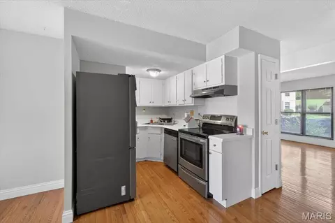 Kitchen - 158 Beard Dr #C, Eureka, MO 63025 photo 2 of 2