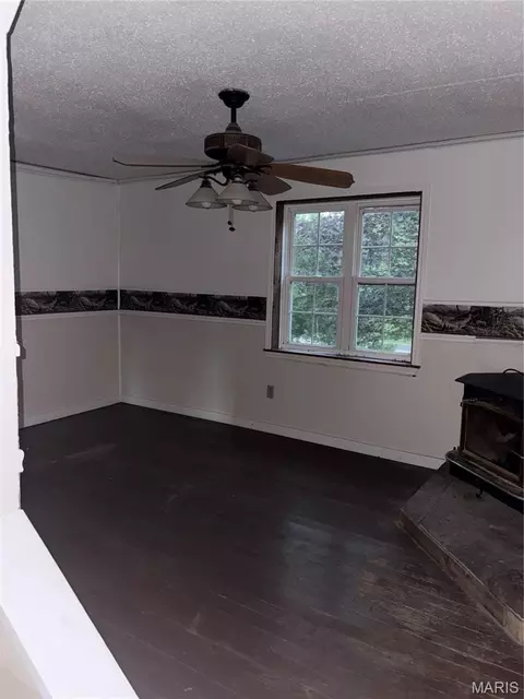 Living - 7447 Angell Rd, Gerald, MO 63037 photo 3 of 3