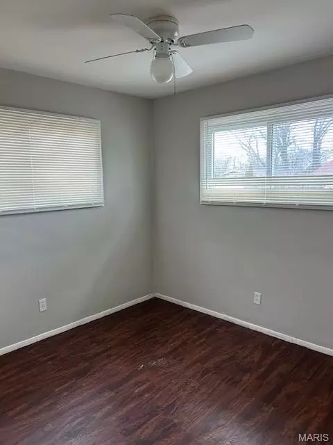 Bedroom - 6826 Friarwood Dr, Berkeley, MO 63134 photo 2 of 3