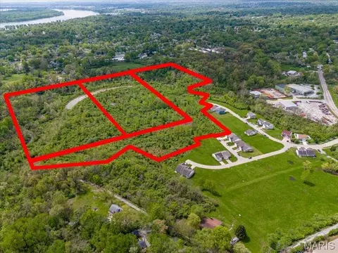 1050 Fry Ln, Hazelwood, MO 63137