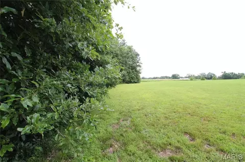 8 Donegal Ct # A, Warrenton, MO 63383