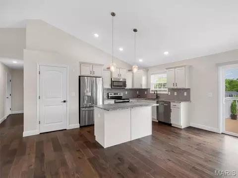 Kitchen - 2798 Moon Crest Ct, Washington, MO 63090 photo 2 of 5