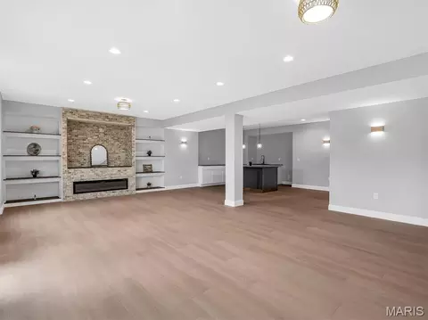 Living - 2798 Moon Crest Ct, Washington, MO 63090 photo 5 of 6