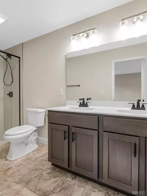 Bath - 2798 Moon Crest Ct, Washington, MO 63090 photo 2 of 3