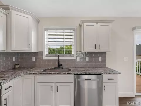 Kitchen - 2798 Moon Crest Ct, Washington, MO 63090 photo 4 of 5
