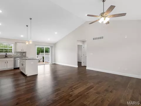 Living - 2798 Moon Crest Ct, Washington, MO 63090 photo 1 of 6