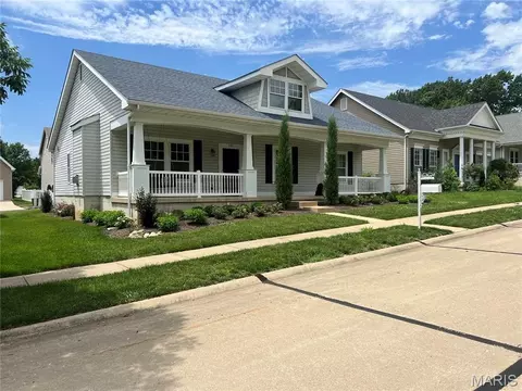 Exterior - 321 Hawks View Dr, O'fallon, MO 63368 photo 2 of 6