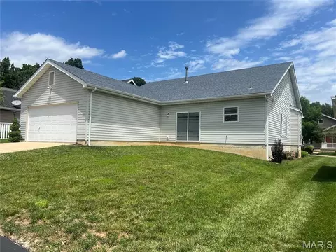 Exterior - 321 Hawks View Dr, O'fallon, MO 63368 photo 3 of 6