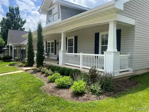 Exterior - 321 Hawks View Dr, O'fallon, MO 63368 photo 4 of 6
