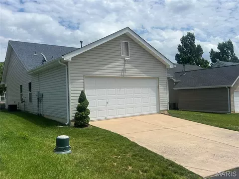 Exterior - 321 Hawks View Dr, O'fallon, MO 63368 photo 6 of 6