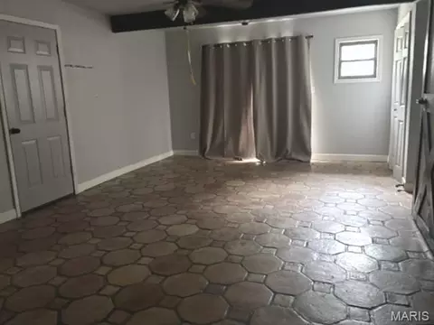 Living - 39705 Bernard Rd, Malden, MO 63863 photo 2 of 2
