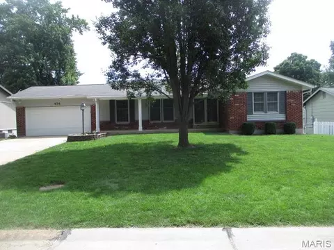 414 Marie Ln, Manchester, MO 63011