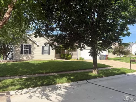 48 Aspen Ridge Ct, Saint Peters, MO 63376