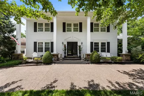 2029 Cedarmill Dr, Chesterfield, MO 63017