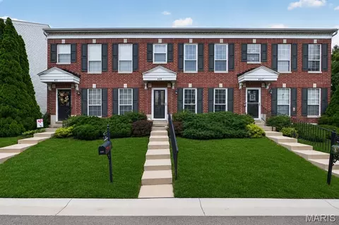 409 Parkview Place Dr, Ellisville, MO 63021