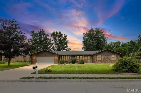803 Indian Springs Rd, O'fallon, IL 62269