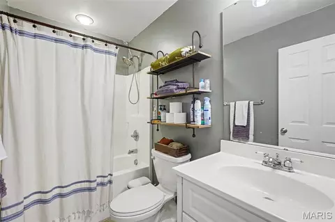 Bath - 125 Macarthur St, New Haven, MO 63068 photo 2 of 3