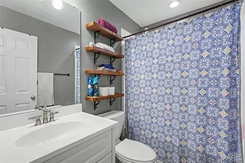 Bath - 125 Macarthur St, New Haven, MO 63068 photo 1 of 3