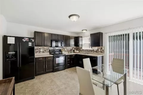 Kitchen - 5533 Wavecrest Cir, Cottleville, MO 63304 photo 1 of 4