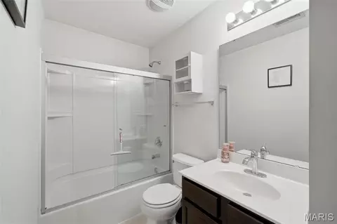 Bath - 5533 Wavecrest Cir, Cottleville, MO 63304 photo 1 of 3