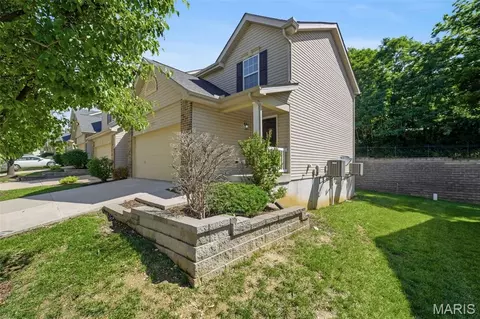 Exterior - 5533 Wavecrest Cir, Cottleville, MO 63304 photo 5 of 11