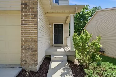 Exterior - 5533 Wavecrest Cir, Cottleville, MO 63304 photo 4 of 11