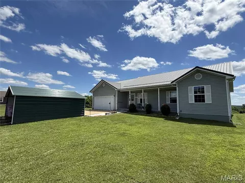 Exterior - 12557 Jake Ln, Plato, MO 65552 photo 3 of 6