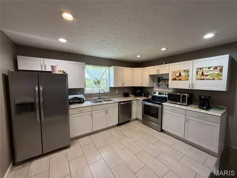 Kitchen - 12557 Jake Ln, Plato, MO 65552 photo 1 of 1