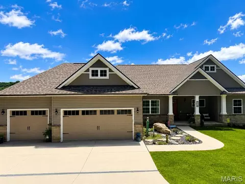 208 Berg Crossing Dr, Augusta, MO 63332