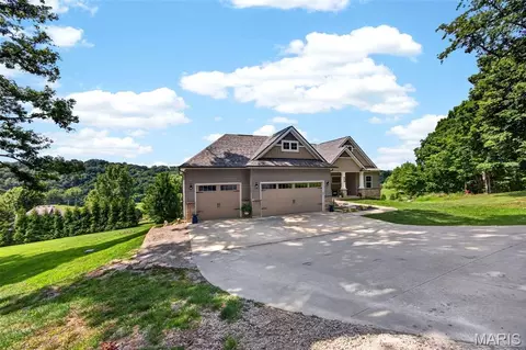 Exterior - 208 Berg Crossing Dr, Augusta, MO 63332 photo 3 of 21