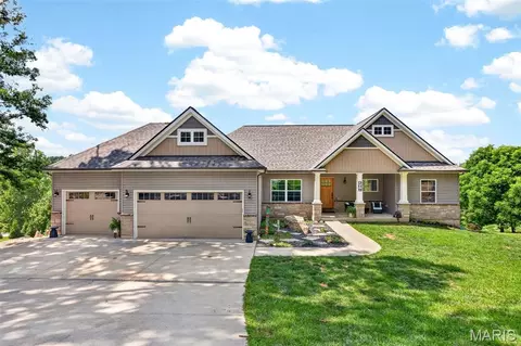 208 Berg Crossing Dr, Augusta, MO 63332