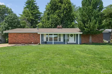 1529 Cerulean Dr, Saint Louis, MO 63146