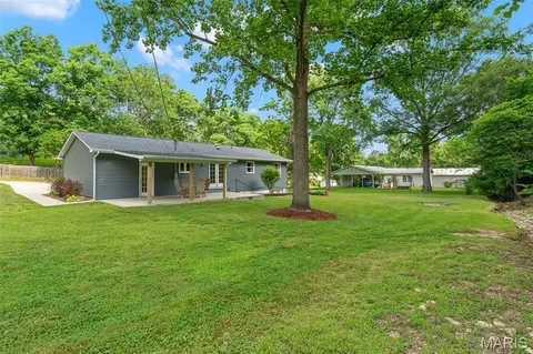 Exterior - 3752 Sunrise Dr, Pacific, MO 63069 photo 3 of 6