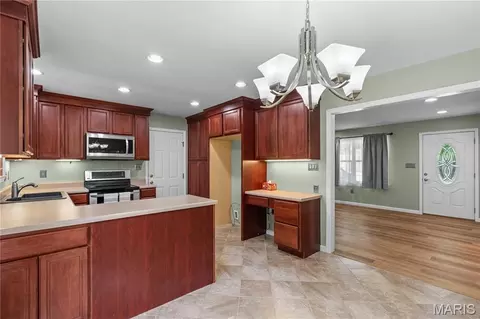 Entry Way - 3752 Sunrise Dr, Pacific, MO 63069 photo 1 of 1