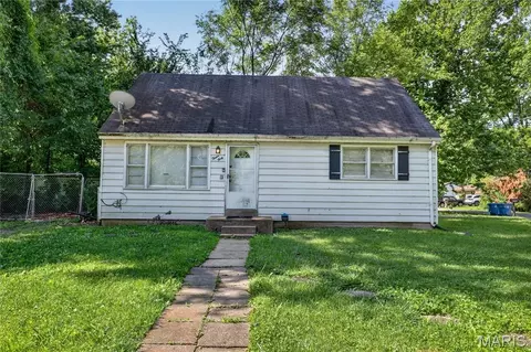 1240 Lakeview Ave, Saint Louis, MO 63138