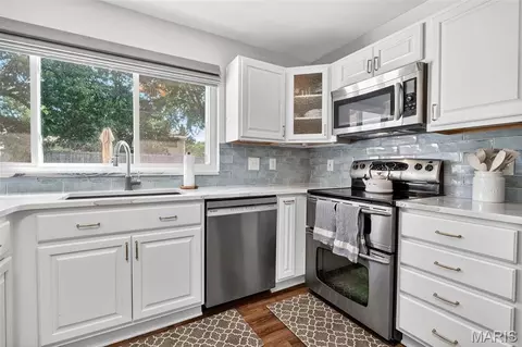 Kitchen - 375 Novara Dr, Ballwin, MO 63021 photo 3 of 3