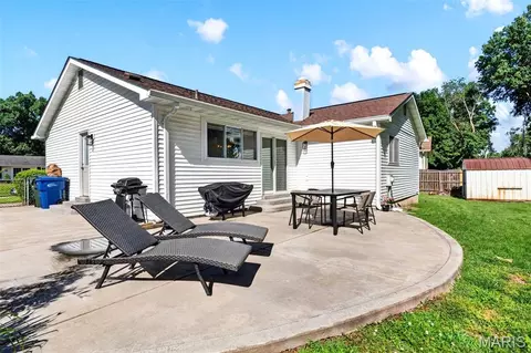 Exterior - 375 Novara Dr, Ballwin, MO 63021 photo 7 of 9
