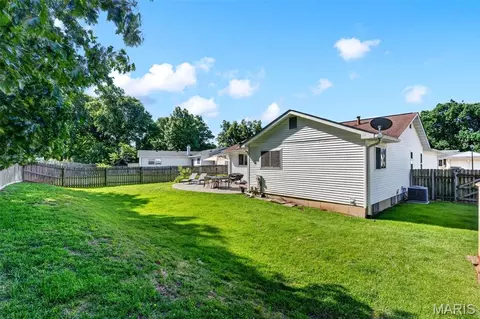 Exterior - 375 Novara Dr, Ballwin, MO 63021 photo 5 of 9